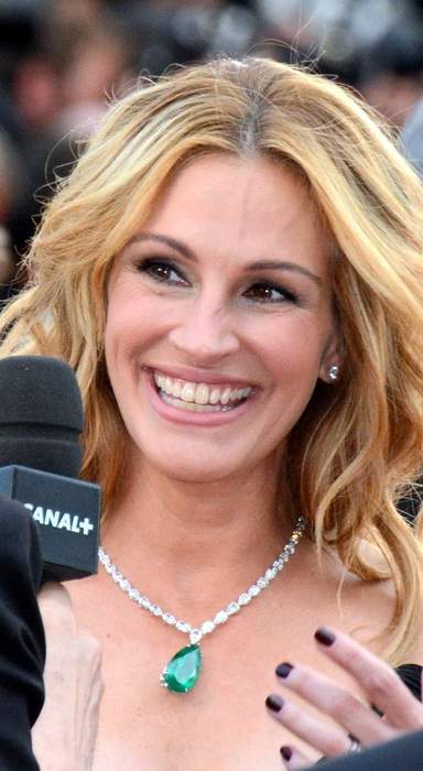 Julia Roberts: American actress (born 1967)