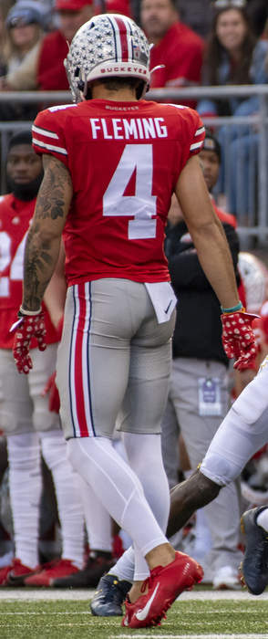 Julian Fleming: American football player (born 2000)