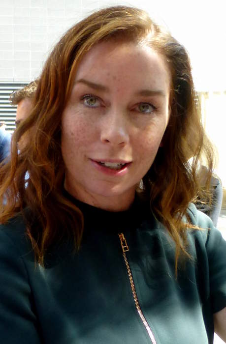 Julianne Nicholson: American actress (born 1971)