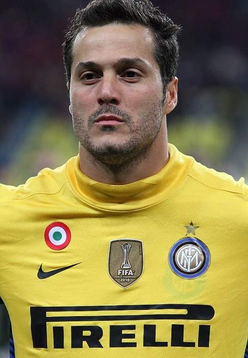 Júlio César (football goalkeeper, born 1979): Brazilian footballer