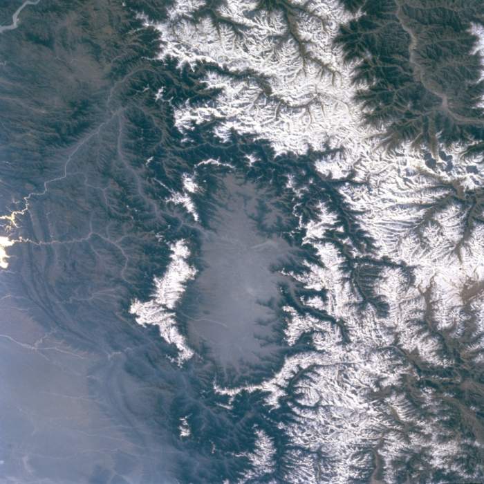 Kashmir Valley: Valley in Jammu & Kashmir, India