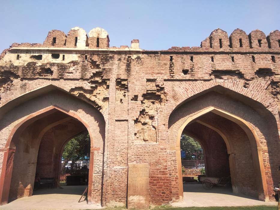 Kashmiri Gate, Delhi: Gate in Old Delhi, India