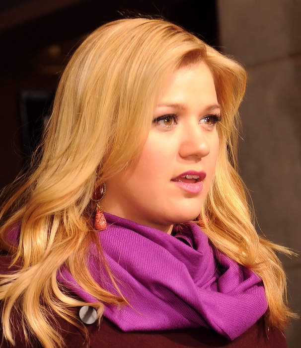 Kelly Clarkson: American singer-songwriter (born 1982)