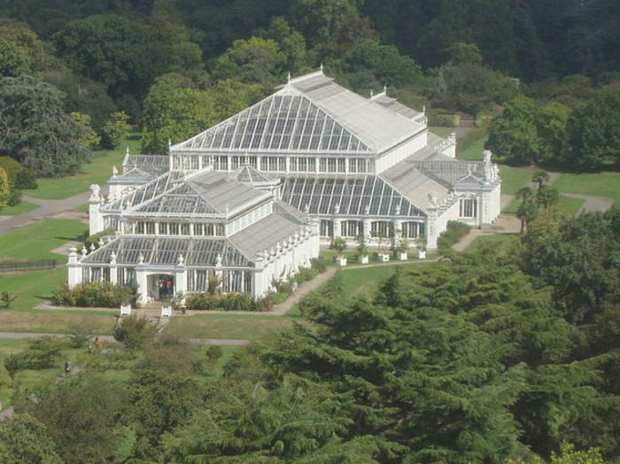 Kew Gardens: Botanic garden in London, England