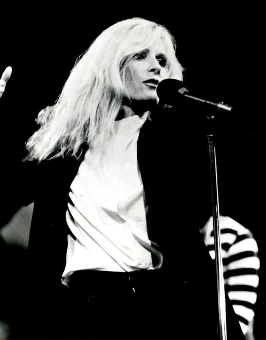 Kim Carnes: American singer and songwriter (born 1945)