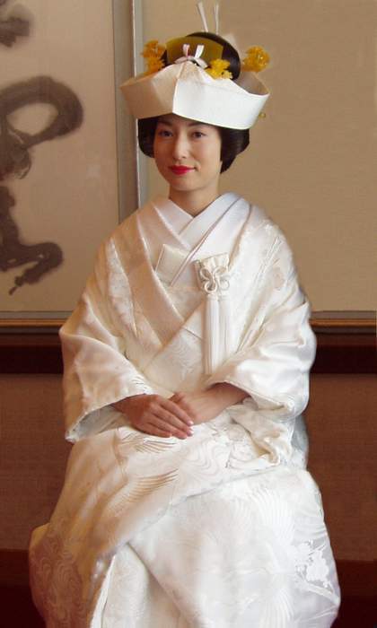 Kimono: Traditional Japanese clothing