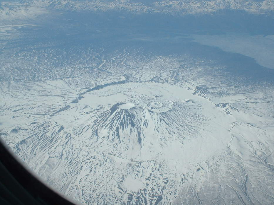 Krasheninnikov (volcano): Volcano in Kamchatka peninsula, Russia