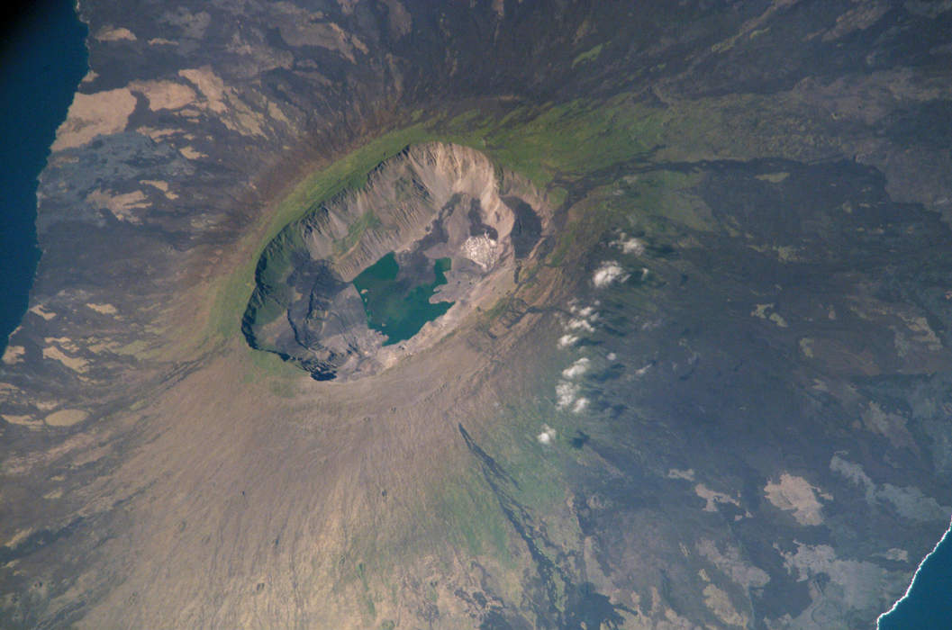 La Cumbre (Galápagos Islands): Shield volcano on Fernandina Island