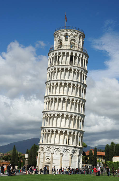 Leaning Tower of Pisa: Bell tower in Pisa, Italy