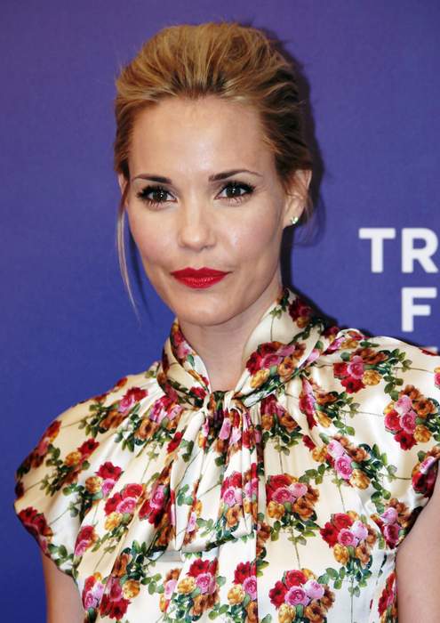 Leslie Bibb: American actress