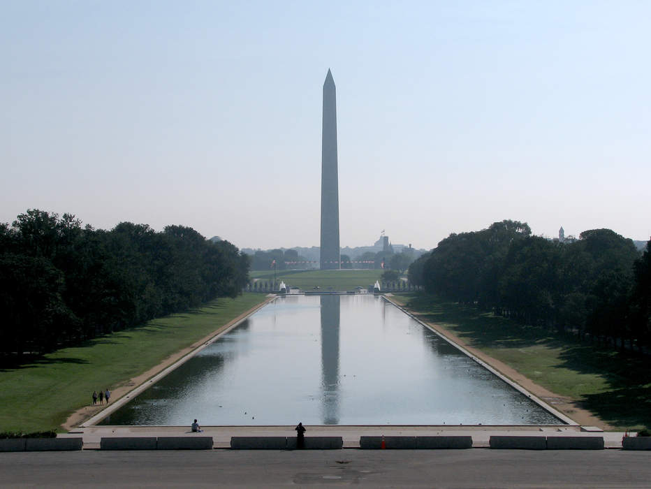 Lincoln Memorial Reflecting Pool: Large rectangular reflecting pool on the National Mall in Washington, D.C.