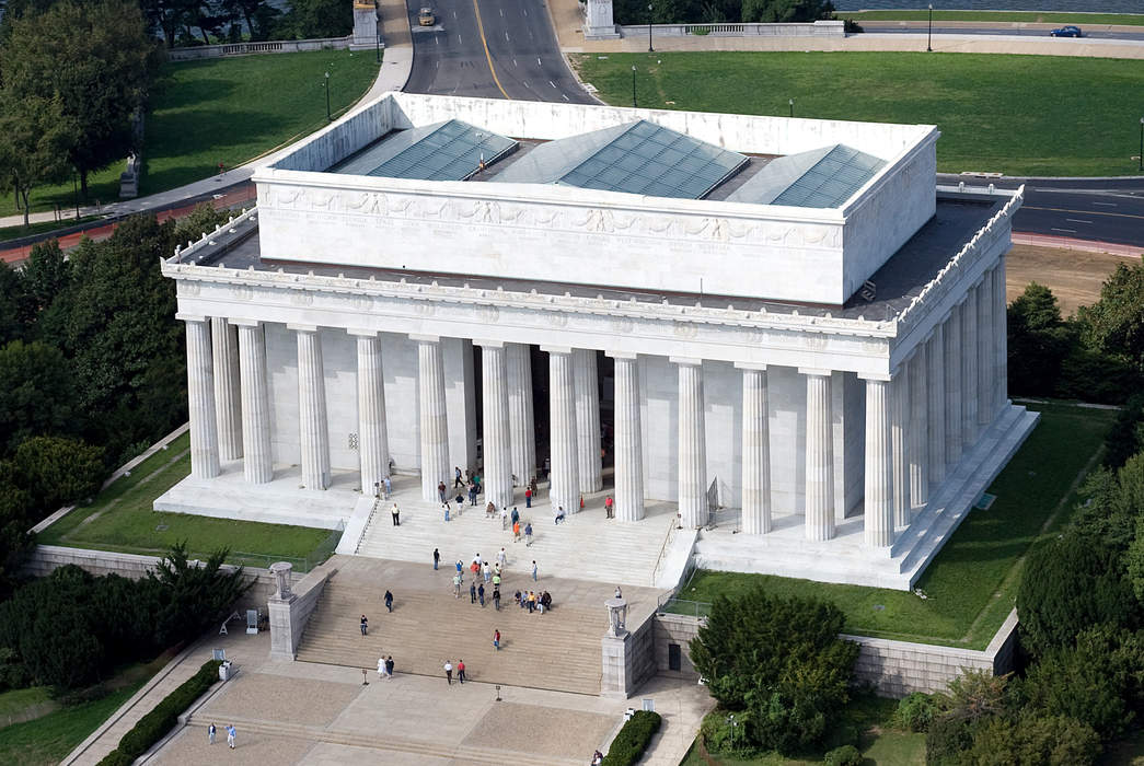 Lincoln Memorial: 20th century American national monument in Washington, DC
