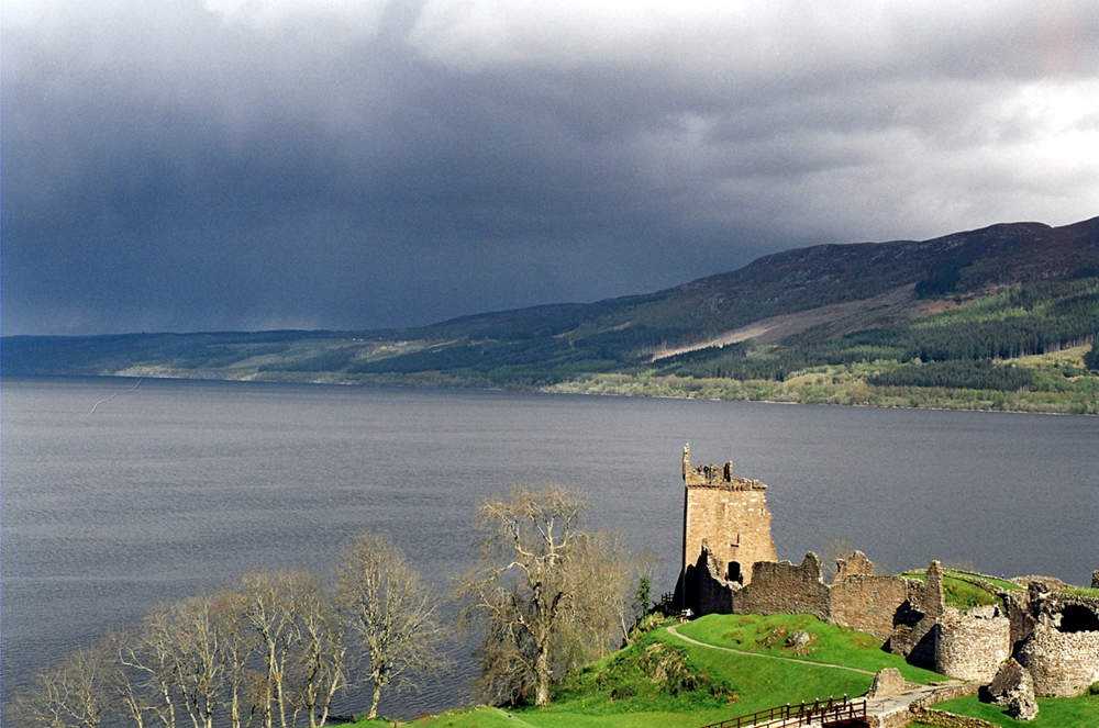 Loch Ness: Lake in Scotland