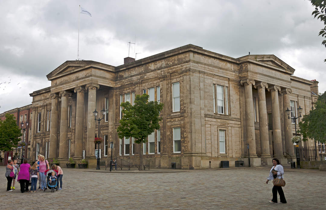 Macclesfield: Town and civil parish in England