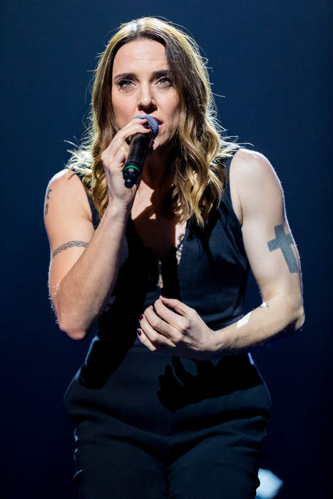 Melanie C: English singer (born 1974)