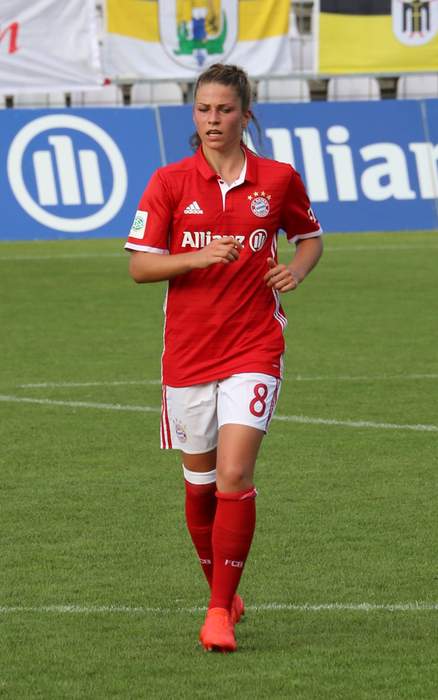 Melanie Leupolz: German footballer