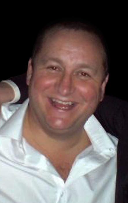 Mike Ashley (businessman): British entrepreneur (born 1964)