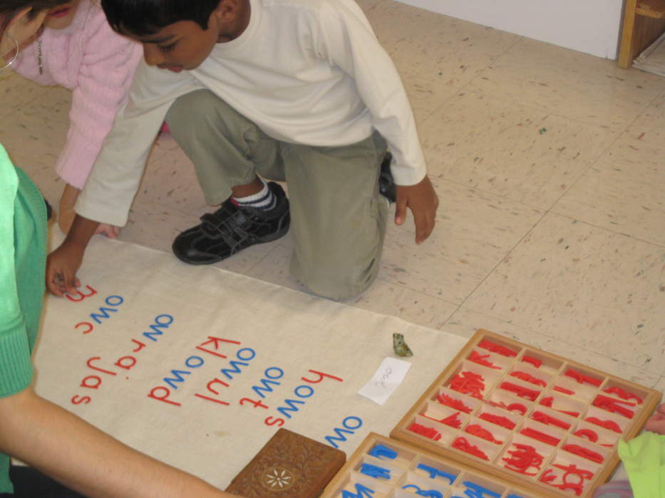 Montessori education: Teaching method encouraging autodidacticism