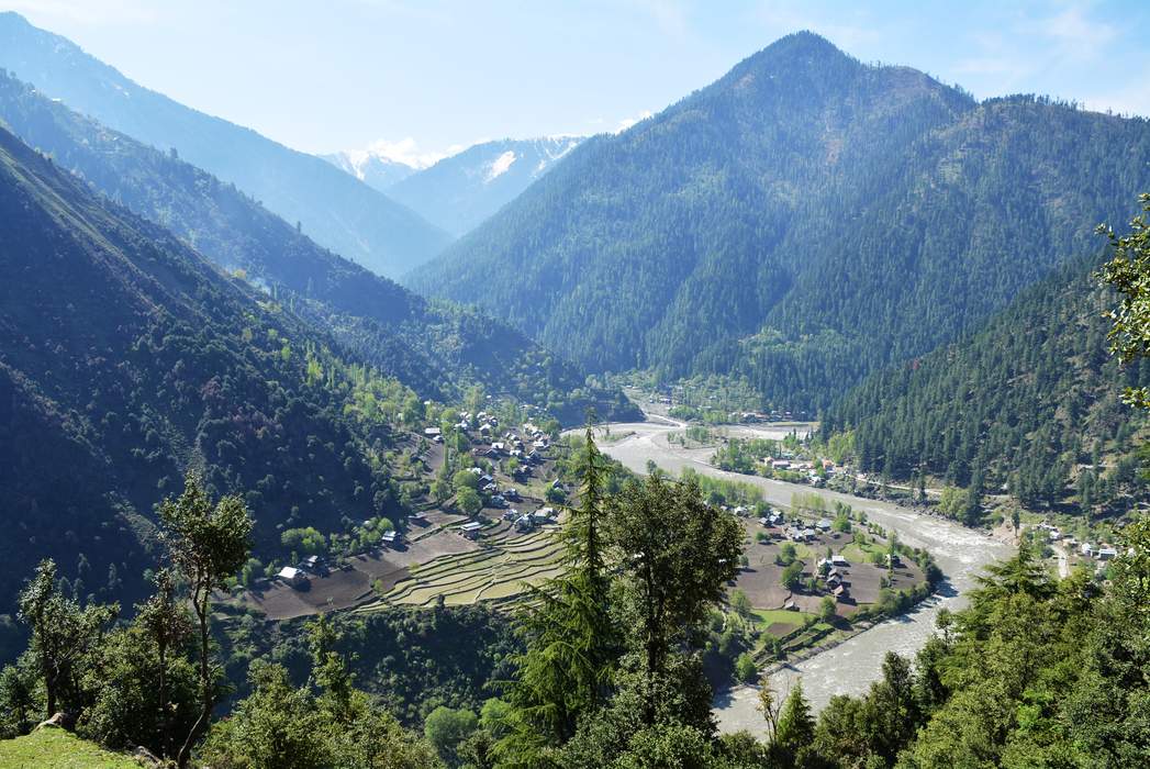 Neelum River: River in India and Pakistan