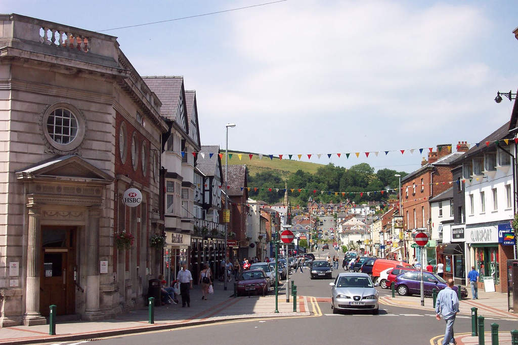 Newtown, Powys: Town in Mid Wales