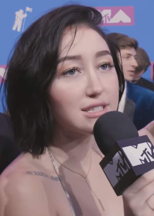 Noah Cyrus: American singer and actress (born 2000)