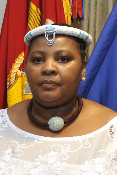 Nosiviwe Mapisa-Nqakula: South African politician (born 1956)