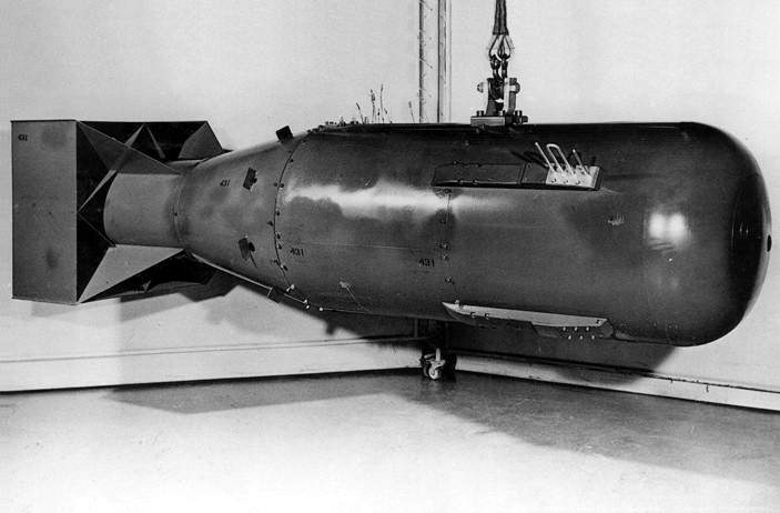 Nuclear warfare: Military conflict that deploys nuclear weaponry