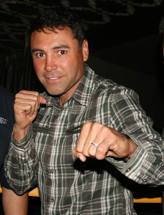 Oscar De La Hoya: Mexican-American boxer (born 1973)