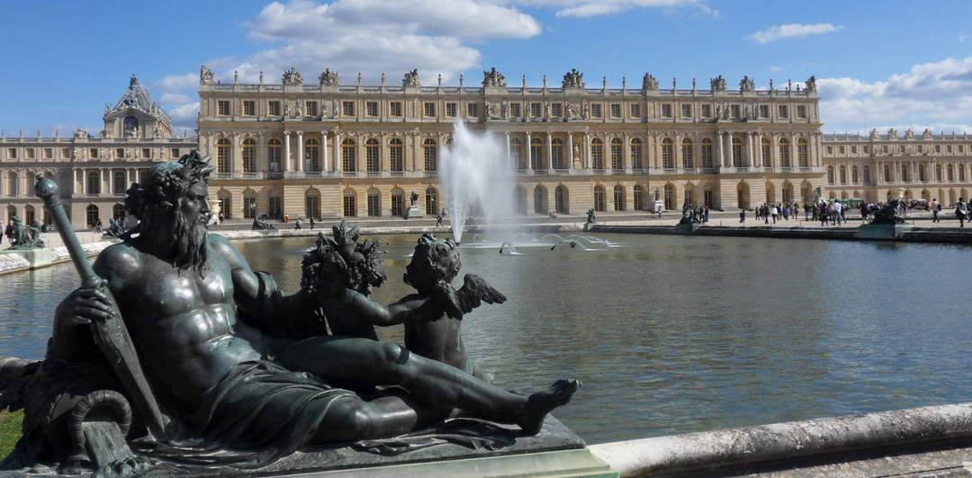 Palace of Versailles: Former royal residence in Versailles, France