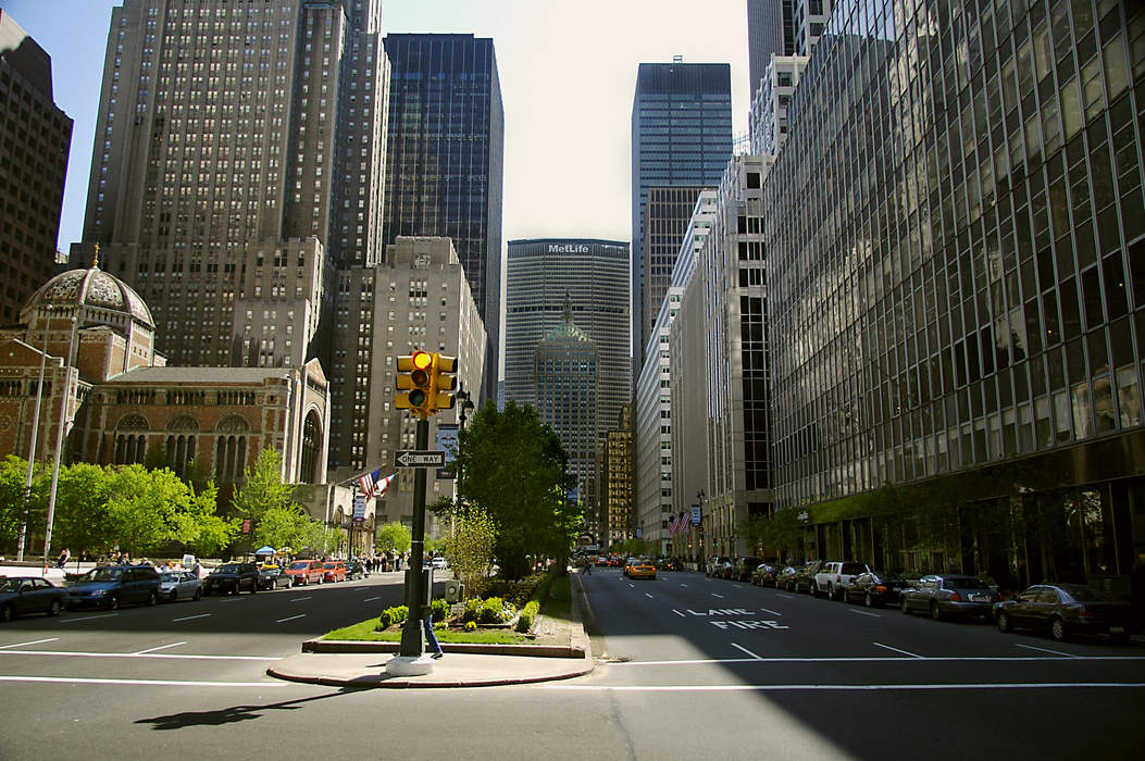 Park Avenue: North–south avenue in New York City