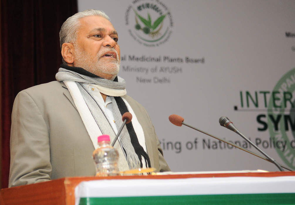 Parshottam Rupala: Indian politician (b. 1954)