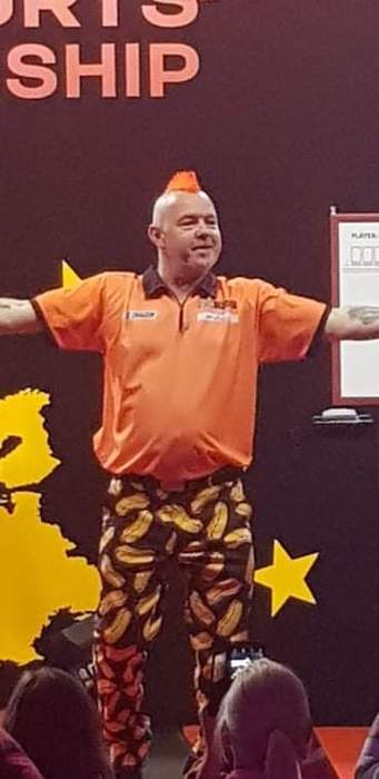 Peter Wright (darts player): Scottish darts player