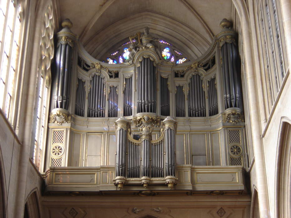 Pipe organ: Wind instrument controlled by keyboard
