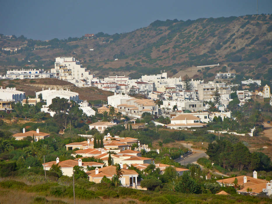 Praia da Luz: Civil parish in Algarve, Portugal