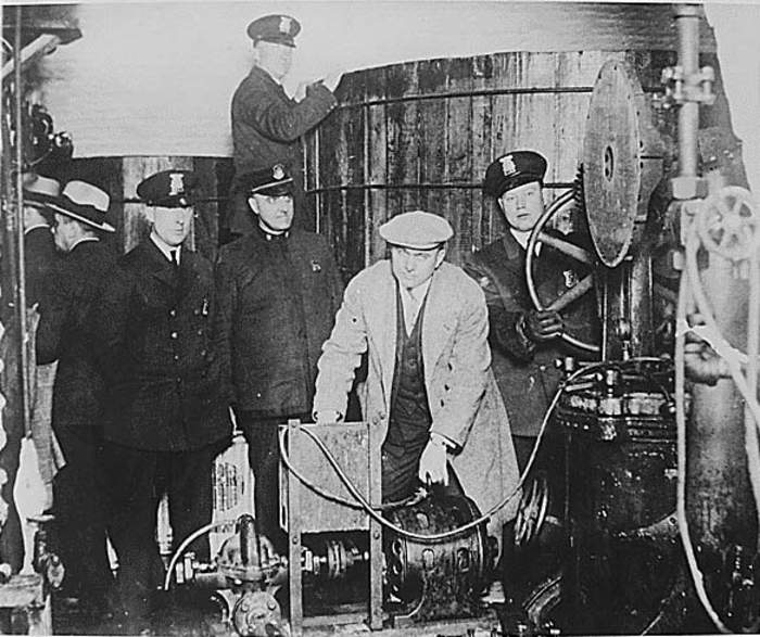 Prohibition in the United States: Alcohol ban, 1920–1933