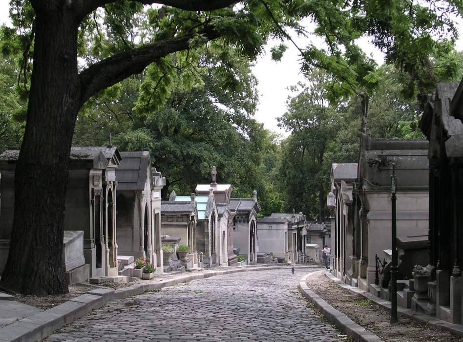 Père Lachaise Cemetery: Cemetery in Paris, France