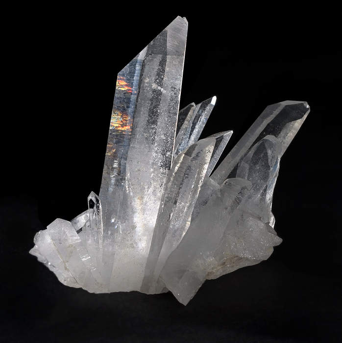 Quartz: Mineral made of silicon and oxygen