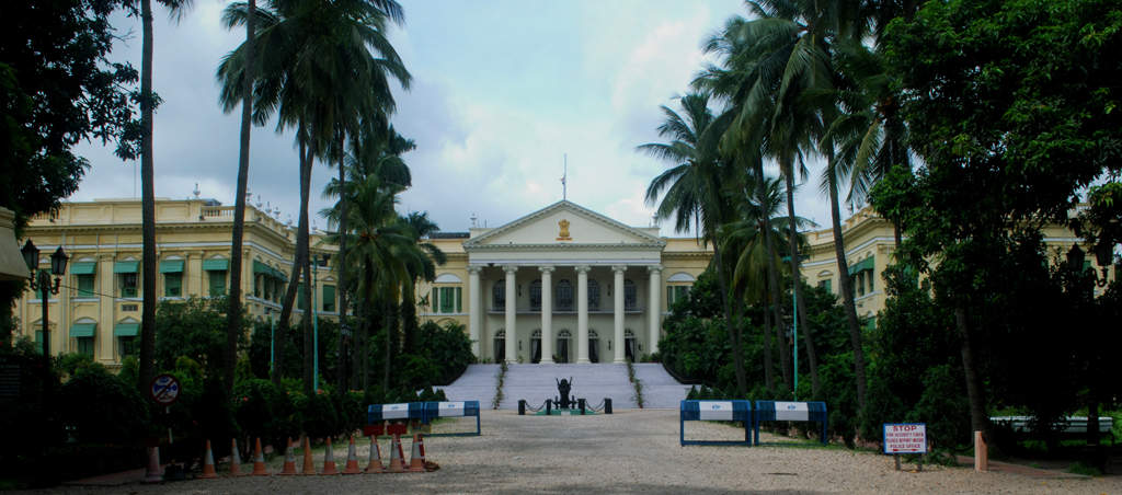 Raj Bhavan, Kolkata: Building
