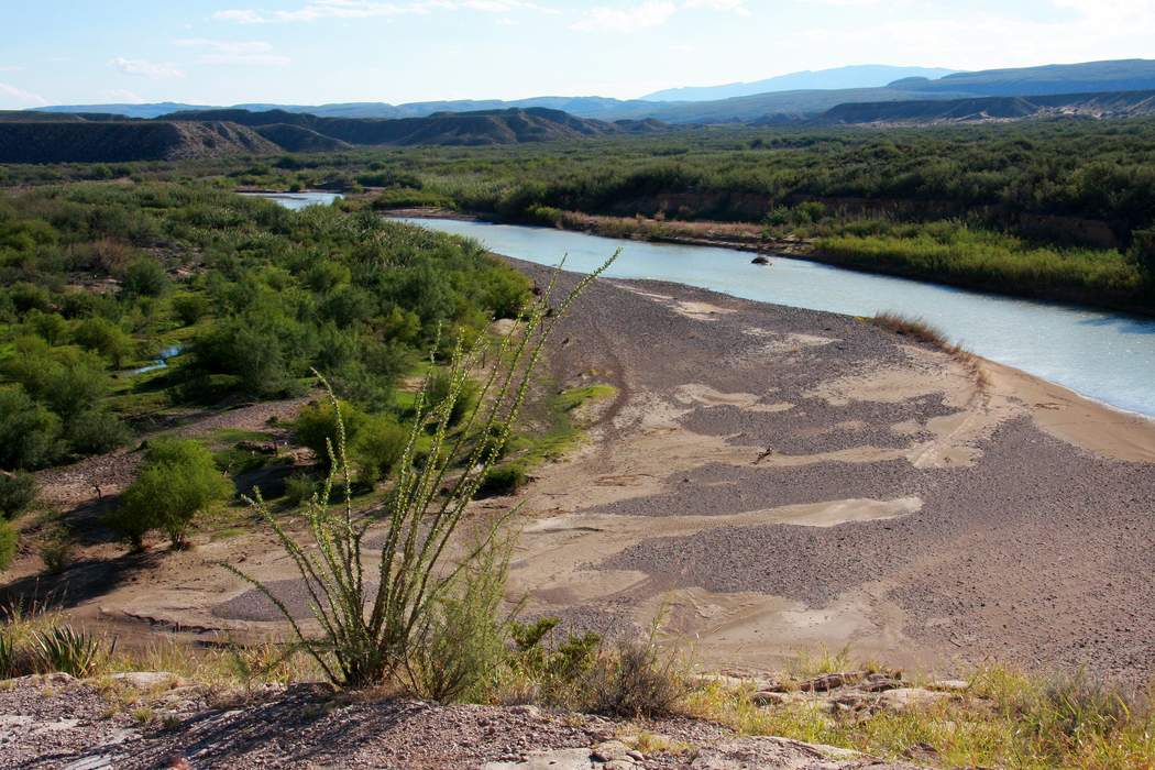 Rio Grande: Major river forming part of the US–Mexico border