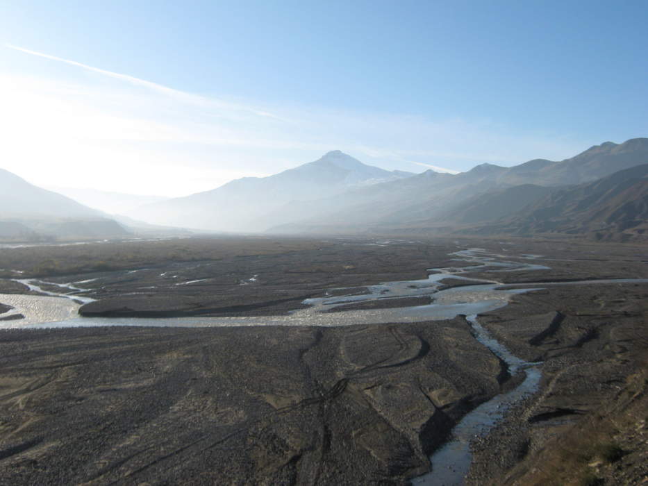 River: Natural flowing watercourse