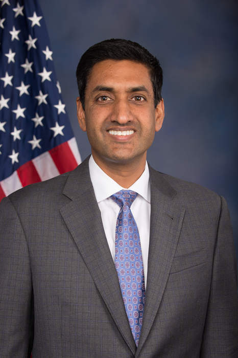 Ro Khanna: American politician and lawyer (born 1976)