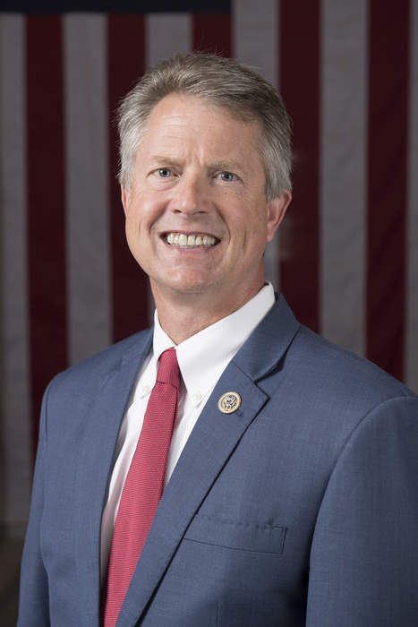 Roger Marshall: American politician and physician (born 1960)