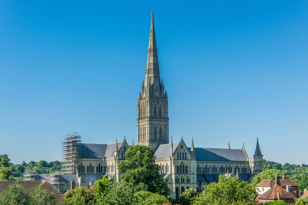 Salisbury: Cathedral city in Wiltshire, England
