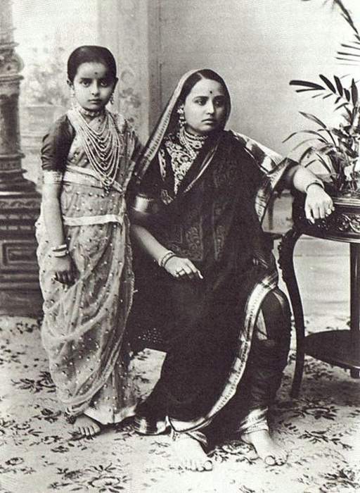 Sari: Woman's draped garment of the Indian subcontinent