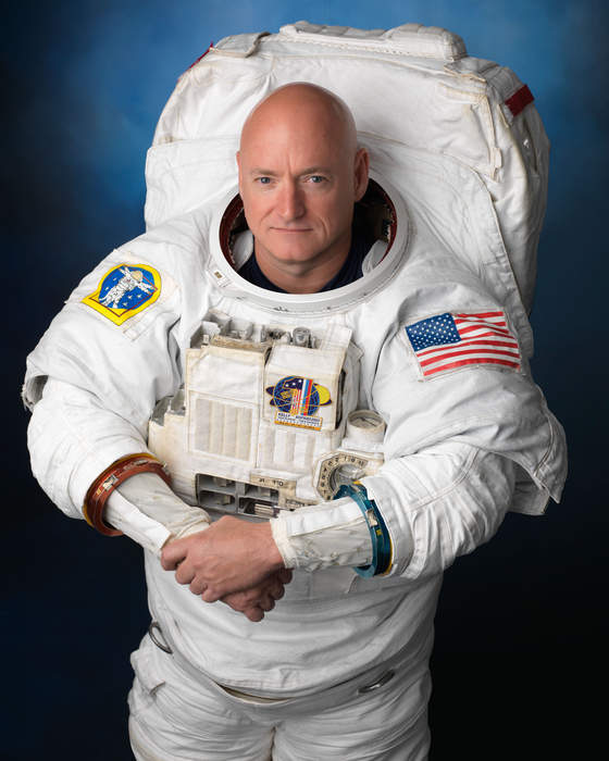 Scott Kelly (astronaut): American engineer and astronaut (born 1964)