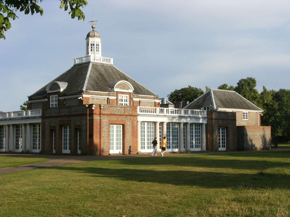 Serpentine Galleries: Art gallery in Hyde Park, London