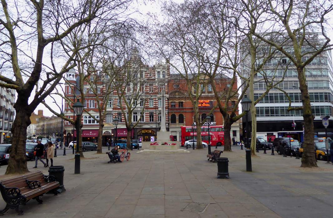 Sloane Square: Public square in Kensington and Chelsea, London