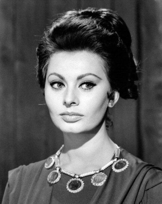 Sophia Loren: Italian actress (born 1934)