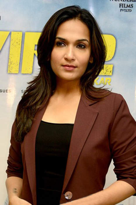 Soundarya Rajinikanth: Indian film director