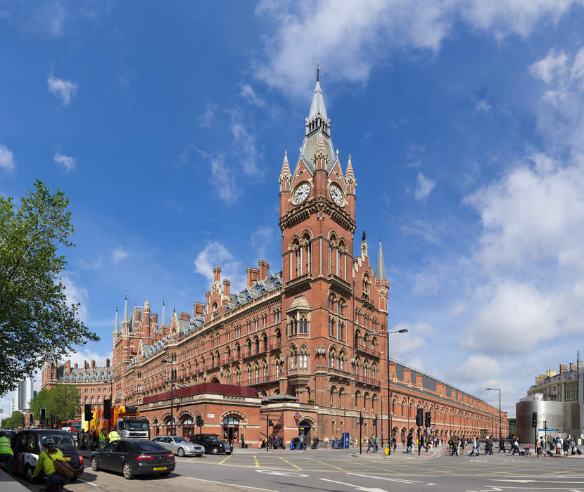 St Pancras railway station: Railway terminus in central London